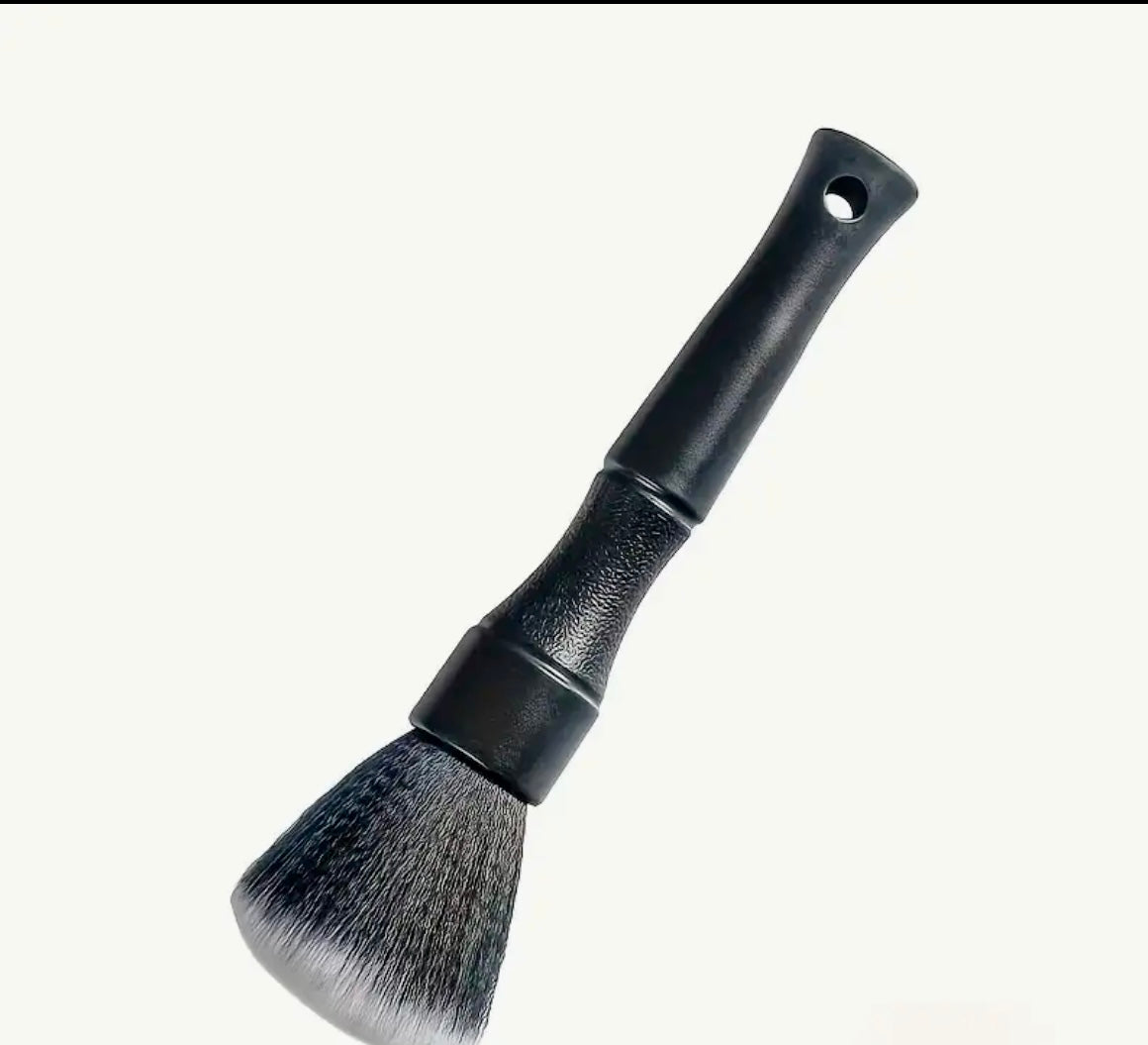 Super Soft Detail Brush Short Handle in Black
